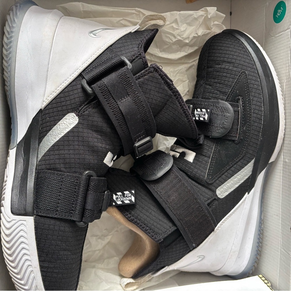 Nike Black and Gray Athletic Shoes